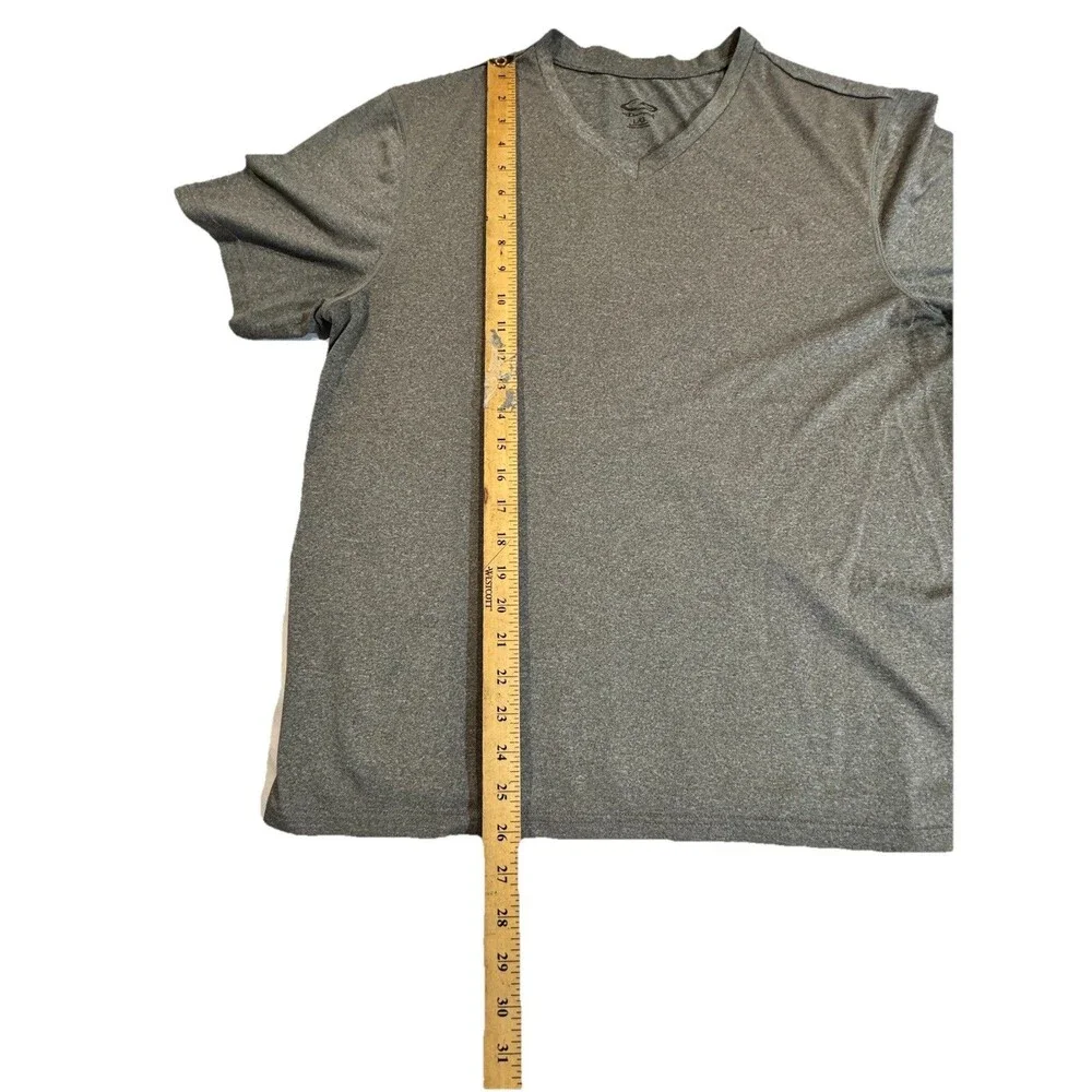 Lot of 4 Men's V-Neck T-Shirts Under Armour Banana Republic C9 Hanes L XL M